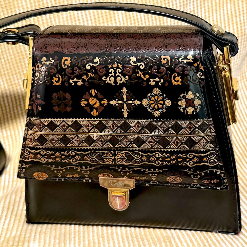 VERA PELLE CALJA HANDBAG